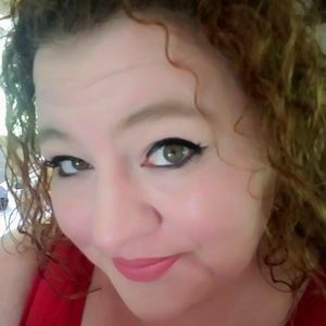 Meet your Posher, Laurajane